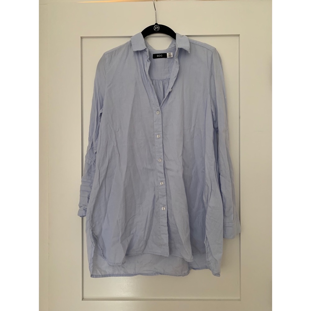 BDG size small light blue button down top